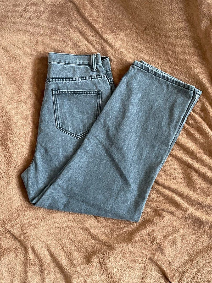 Acid wash black jeans (Category: Jeans) located in Quezon City. Submitted by rickaaaa (Listing ID 1223213056, Image 2). Description: waist: 28-29 in length: 38 in medium to heavy denim really good quality! rfs: wrong size; need funds.
