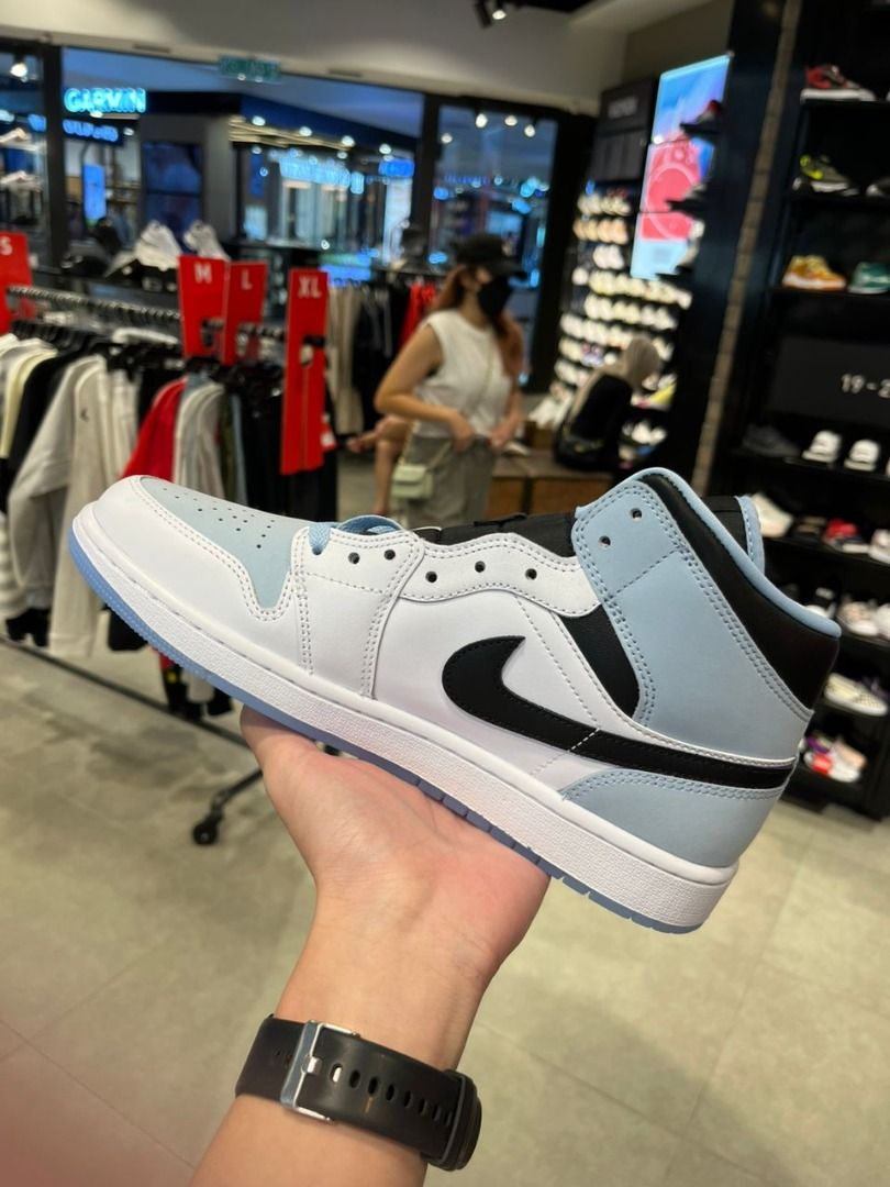 Air Jordan 1 Mid SE 'White Ice Blue