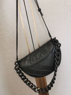 Authentic tory Burch crescent 🌙 Fleming bag