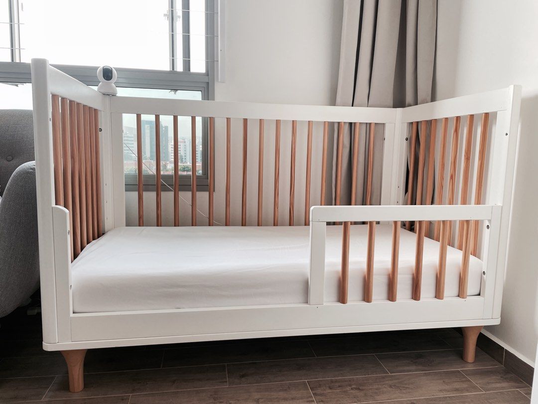 Babyletto Lolly 3in1 Convertible Crib with Toddler Bed Conversion