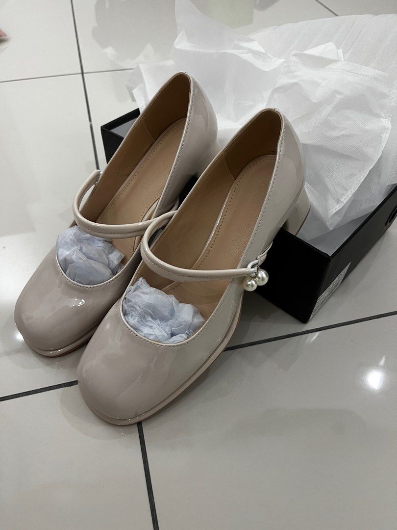 Brand new big size white Mary Jane shoe!, Women's Fashion, Footwear