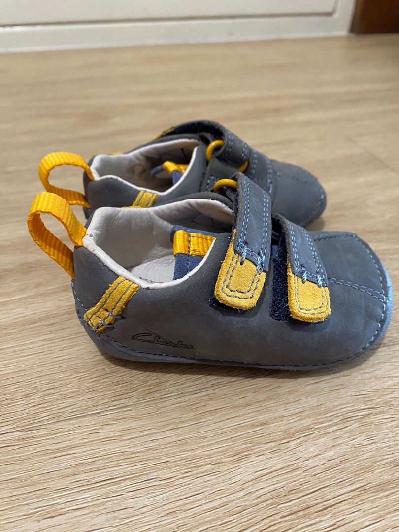 Clarks size 2 baby shoes hot sale
