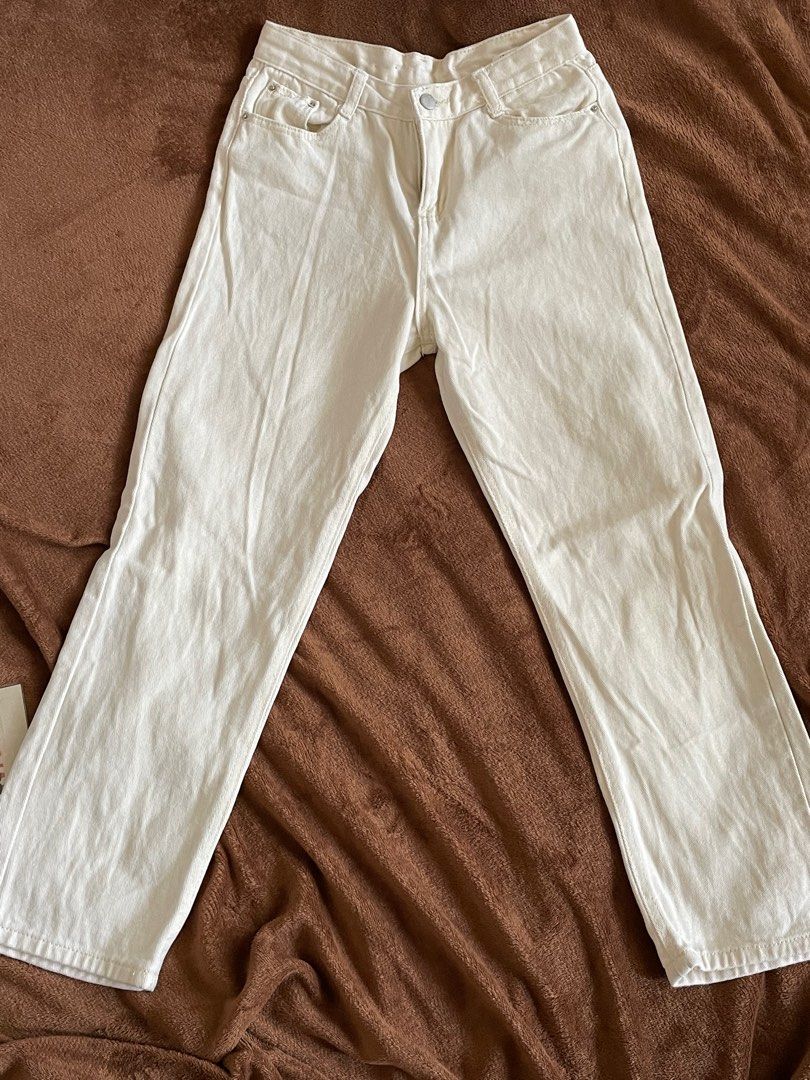 Cream denim jeans (Category: Jeans) located in Quezon City. Submitted by rickaaaa (Listing ID 1223211621, Image 1). Description: waist: 27 in length: 35 in rfs: decluttering .