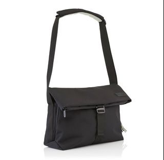 Crumpler Strength Of Character Messenger Bag - Black