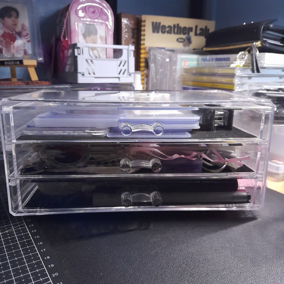 Daiso Acrylic Organizer, Women's Fashion, Jewelry & Organizers