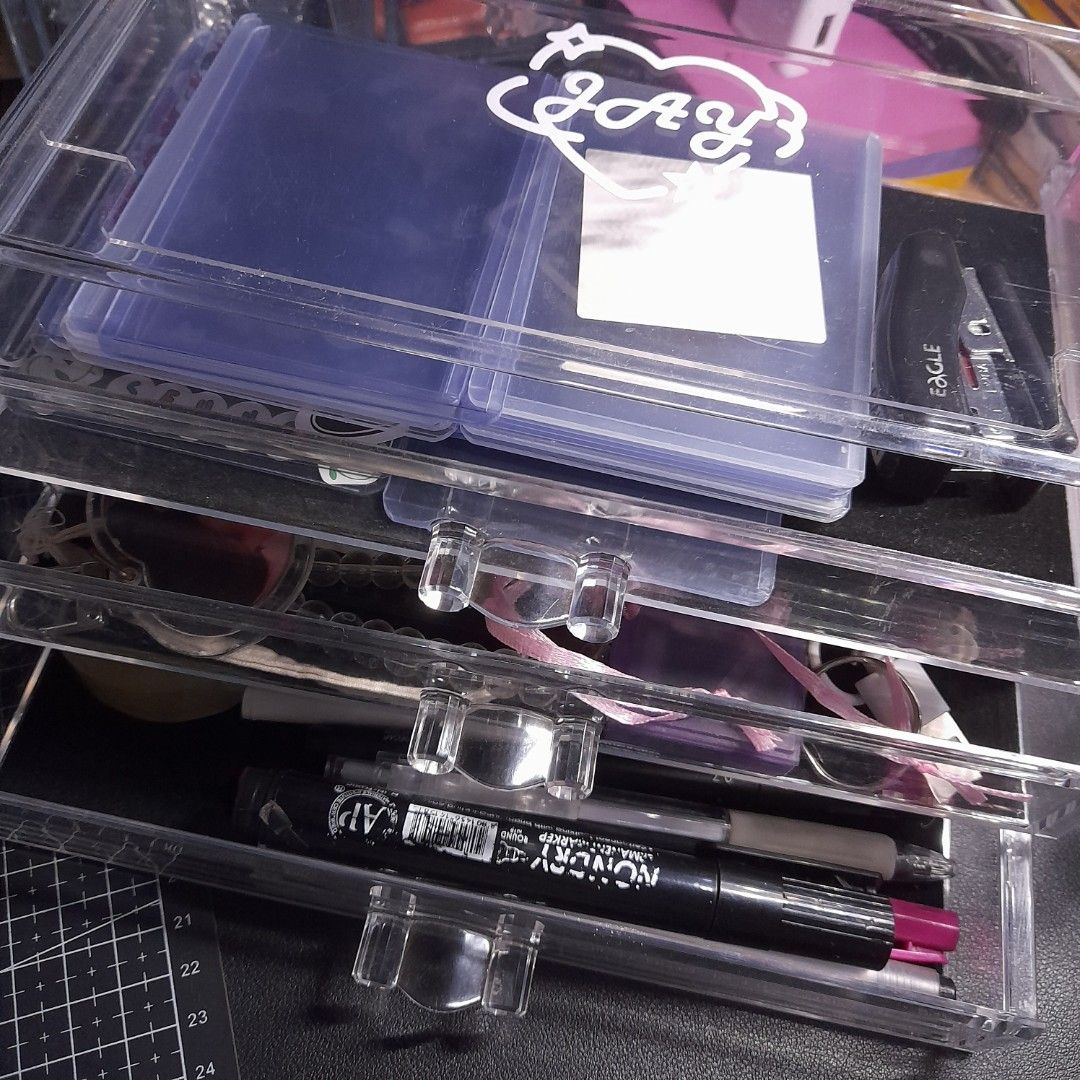 Daiso Acrylic Organizer, Women's Fashion, Jewelry & Organizers