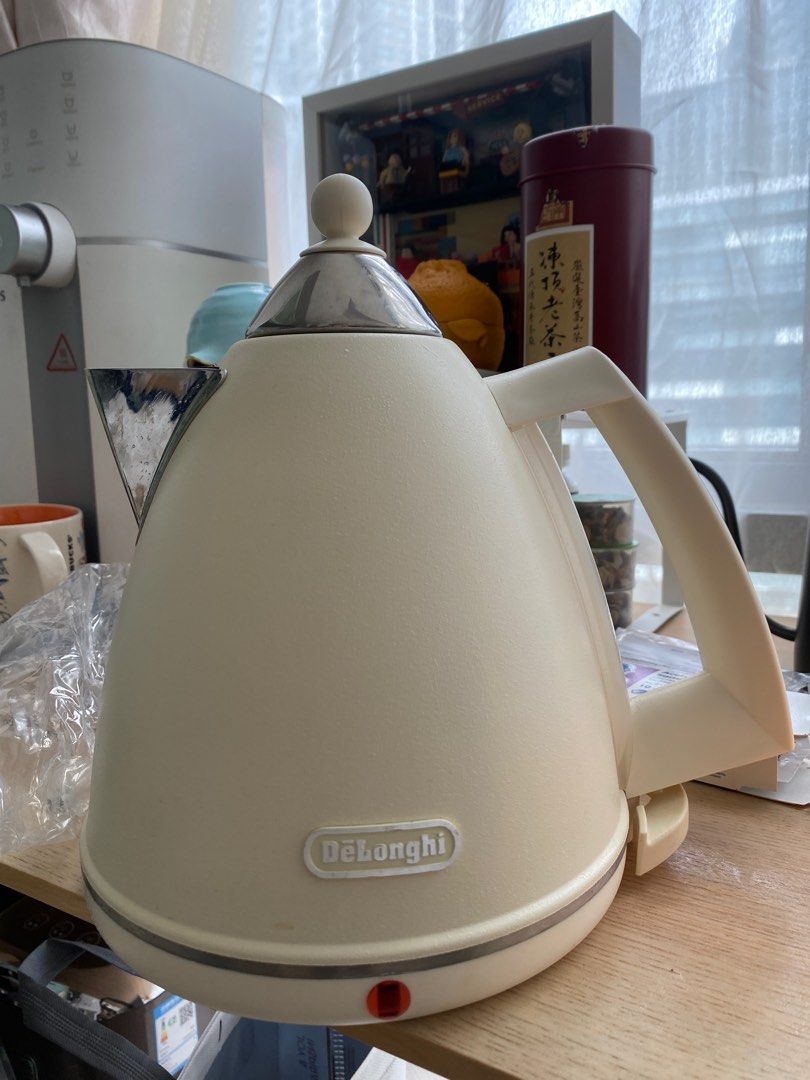DeLonghi electric kettle, TV & Home Appliances, Kitchen Appliances
