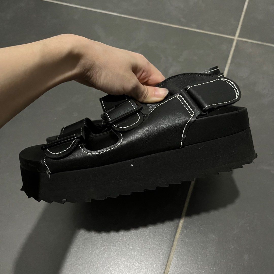 Divided sales platform sandals