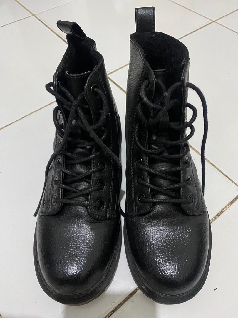 Divided H&M Boot Shoes Sepatu Boot on Carousell