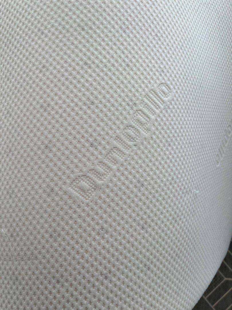 Dunlopillo memory foam mattress topper queen, Furniture & Home Living, Bedding & Towels on