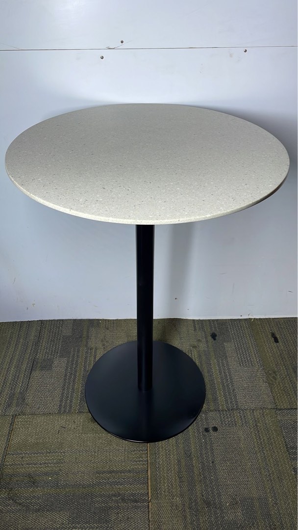 F&B Restaurant / Cafe / Bistro Round High Bar Table (Solid Quartz Top