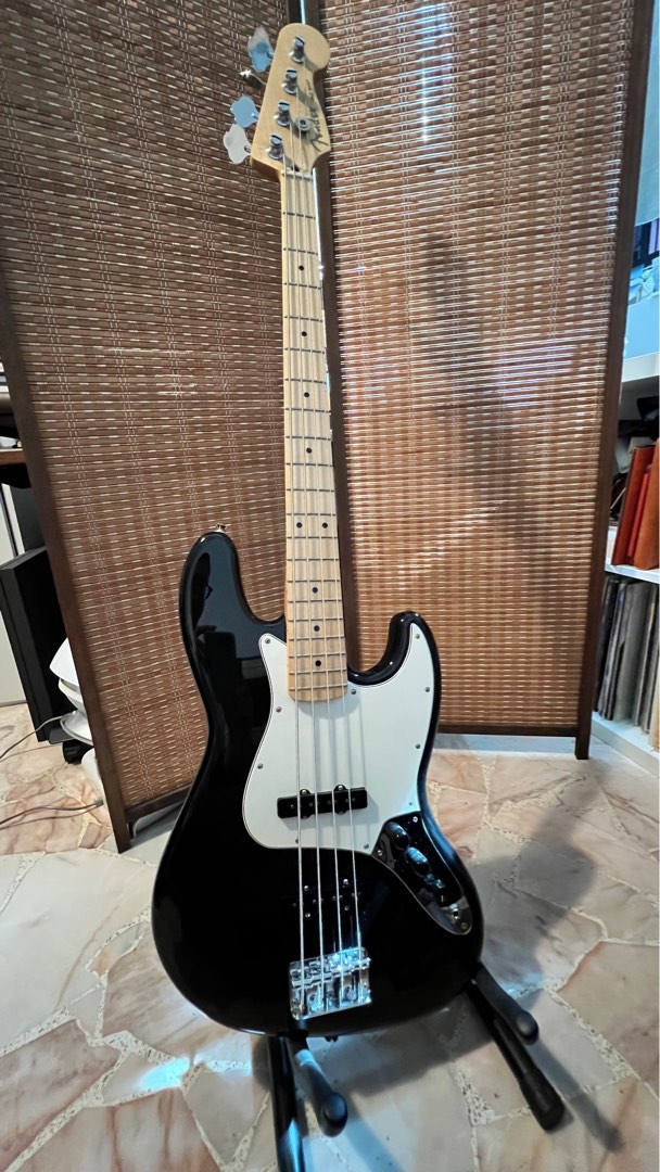 Fender Player Jazz Bass, Hobbies & Toys, Music & Media, Musical