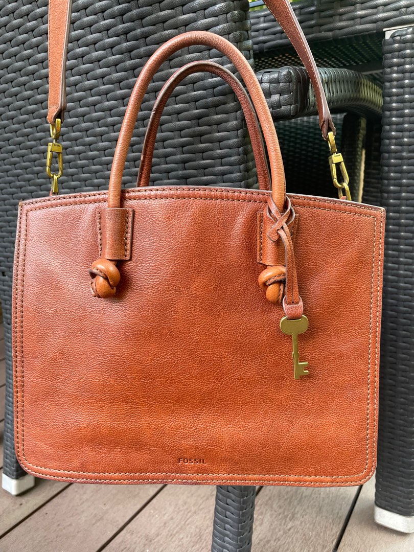 Fossil bag, Women's Fashion, Bags & Wallets, Shoulder Bags on Carousell