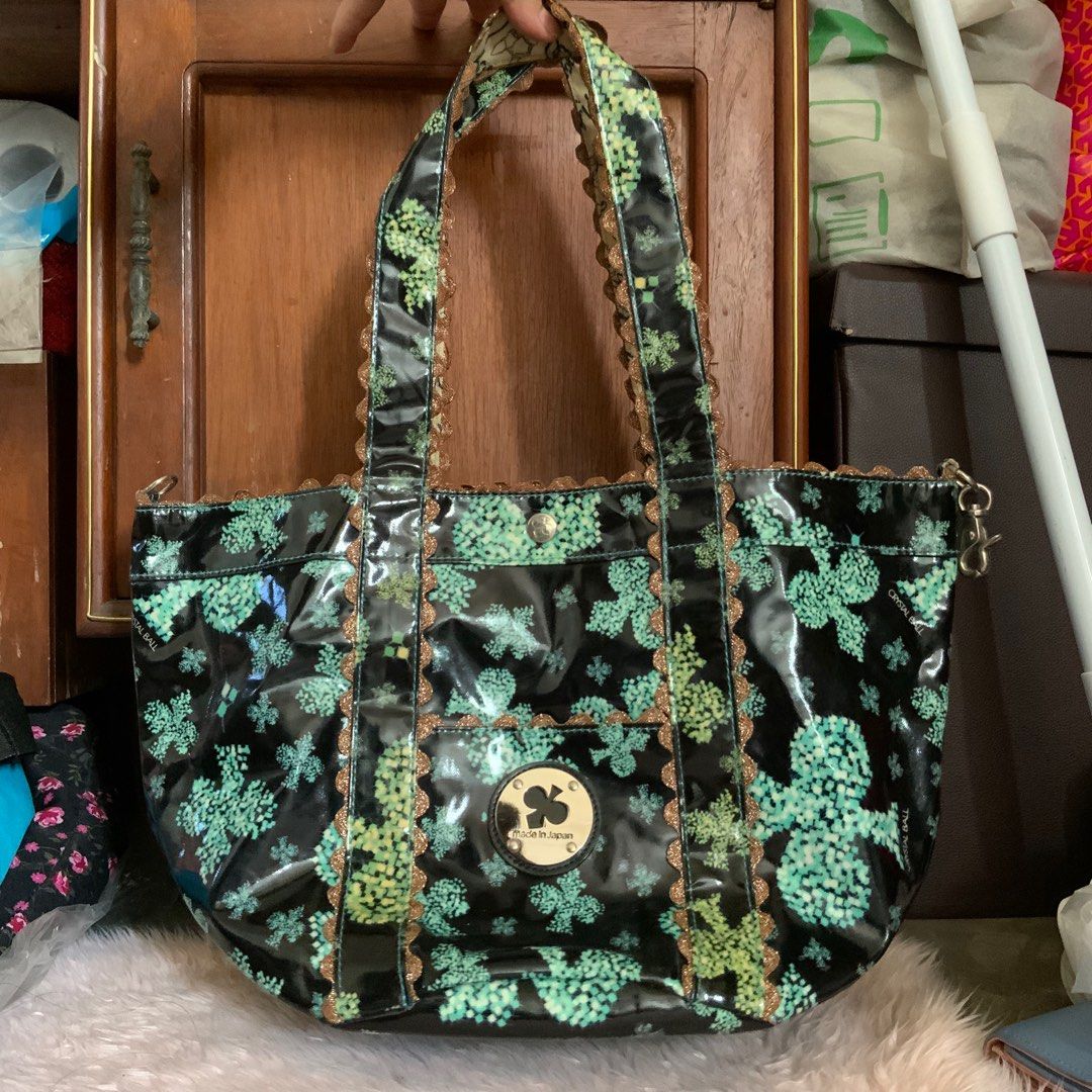 Green Shoulder Tote Beach Bag (Category: Shoulder Bags) located in Bulacan. Submitted by kylebns (Listing ID 1223305026, Image 2). Description: Perfect for beach / summer / mommy bag 🙂 Width- 16 inches Length- 10 inches.