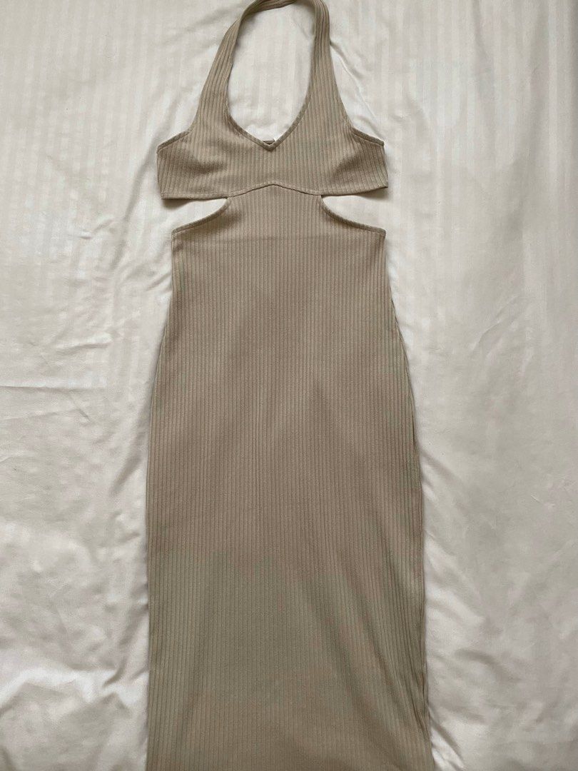 Grey h&m dress (Category: Dresses) located in Pasig City. Submitted by _matchabby (Listing ID 1223263108, Image 1). Description: .