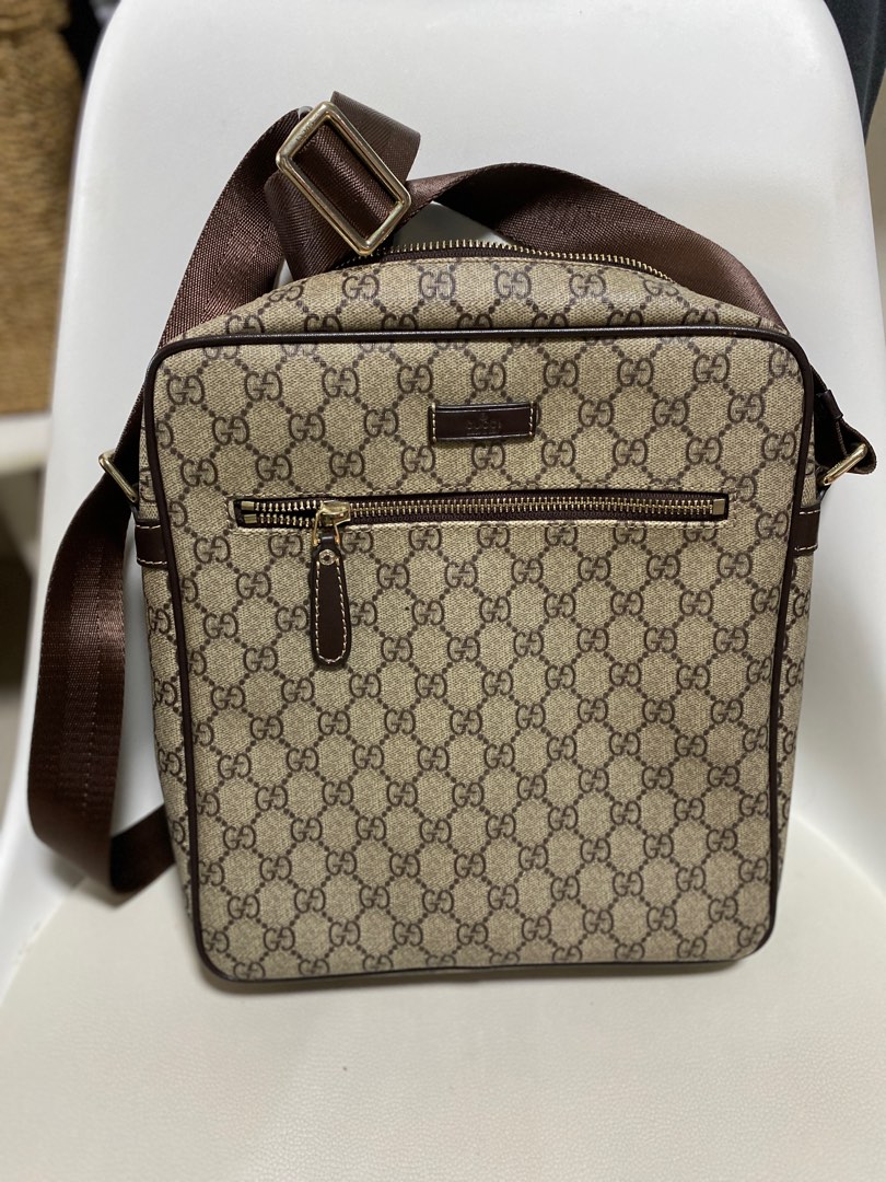 Gucci front zip Messenger Bag on Carousell