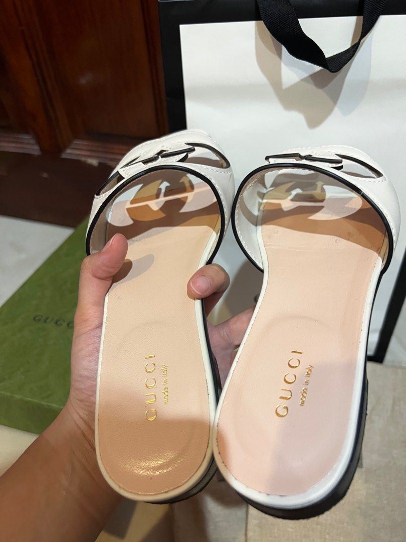 White gucci 2024 thong sandals