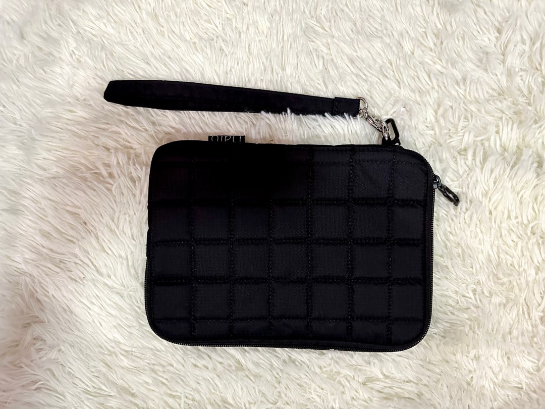 Halo pouch, Luxury, Bags & Wallets on Carousell