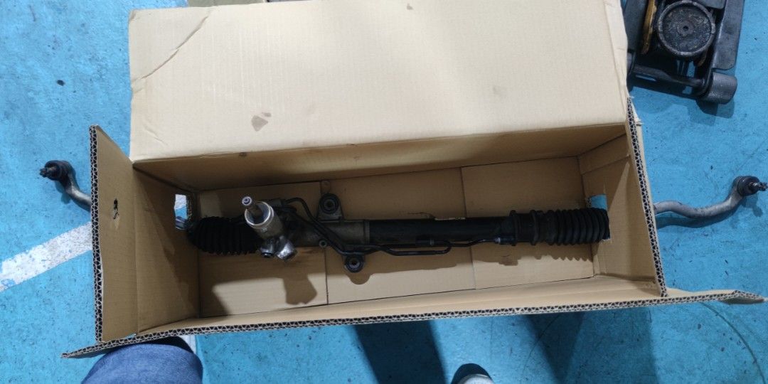 Honda Civic FD2R Power steering Rack dust cover tie rod ends., Car