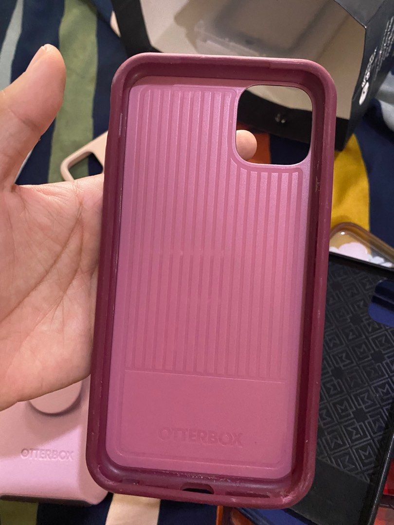 Iphone 11 pro max cases (Category: Cases & Sleeves) located in Manila. Submitted by crisdancal (Listing ID 1223248369, Image 1). Description: Iphone 11 pro max cases Otterbox- 300 Spigen- 100 Silicone case-100 each Clear shockproof case-200 Life proof case- original with box 300 pls set your expectation Ringke case-50 lots of scratches Take all- message me😘.