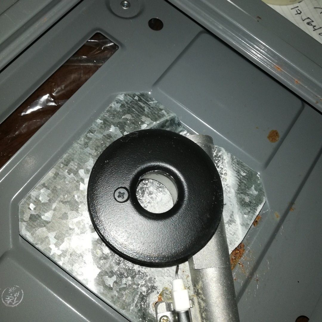 iwatani fuel cassette (Category: Cookware & Accessories) located in Paranaque City. Submitted by 4thestate.surplusan (Listing ID 1223388087, Image 3). Description: iwatani cooking stove for picnics, or samgupsal. Location. paranaque.
