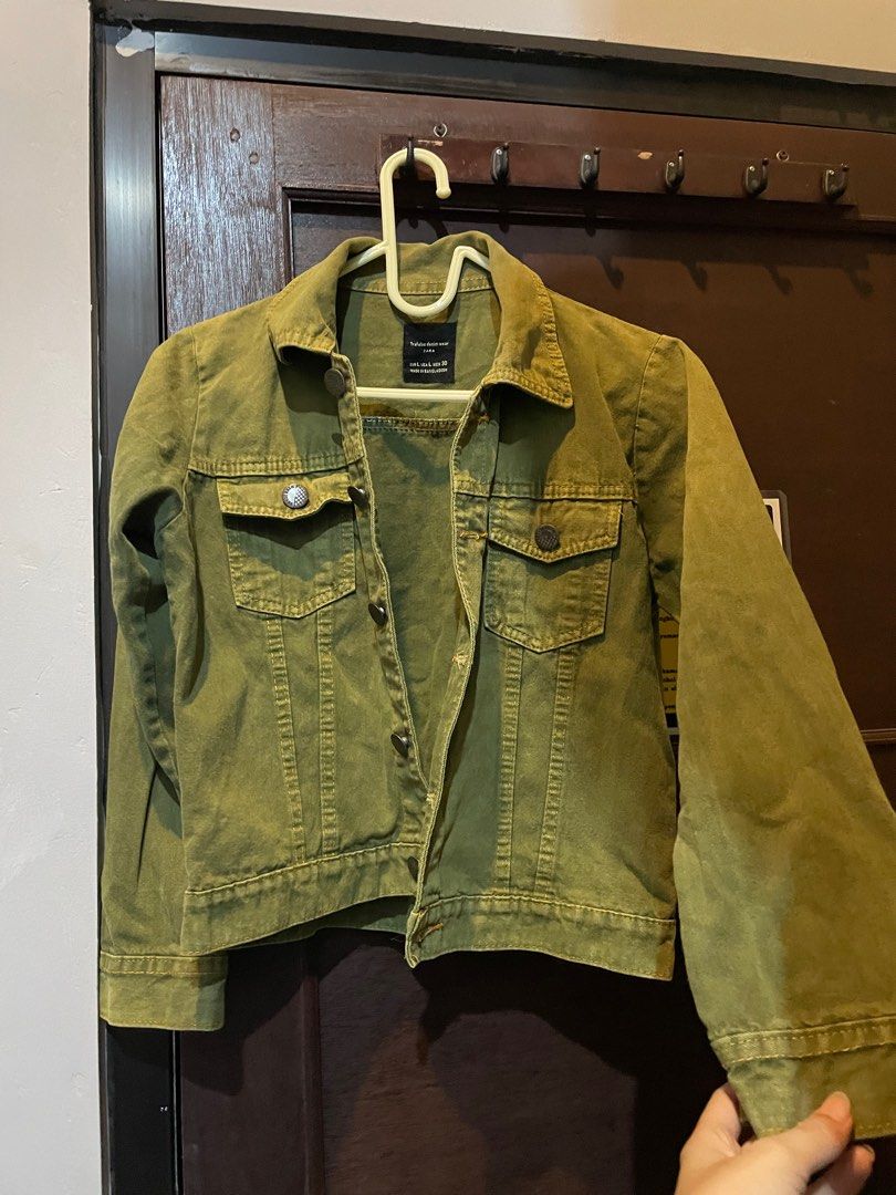 Jaket Jeans Jaket Wanita Jaket Denim Hijau no brand super good condition