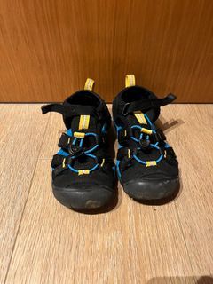 Keen kids sandal in black & blue size US12 18.5cm