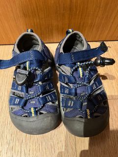 Keen kids sandal (wide version) in navy size US9 15.5cm