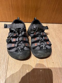 Keen kids sandal (wide version) in dark grey size US9 15.5cm