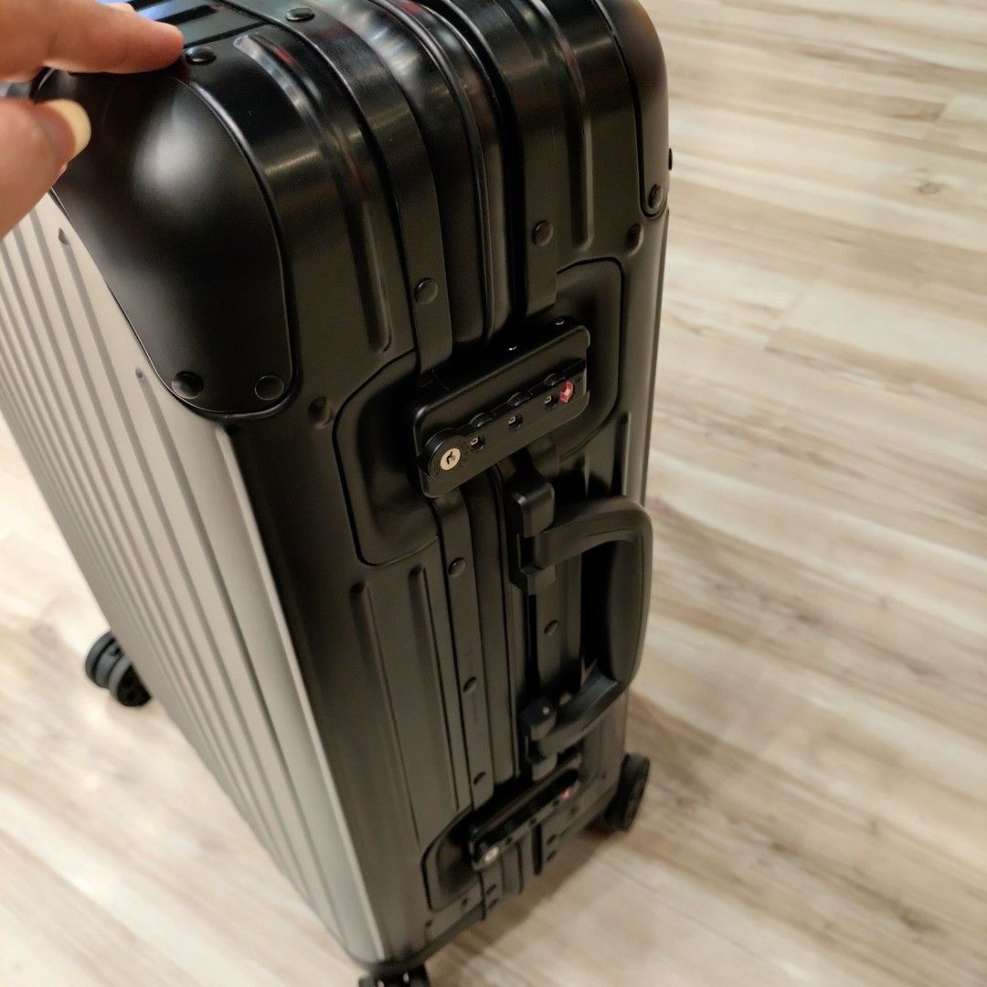 Koper Rimowa, Barang Mewah, Tas & Dompet di Carousell