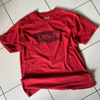 Levis size M maroon