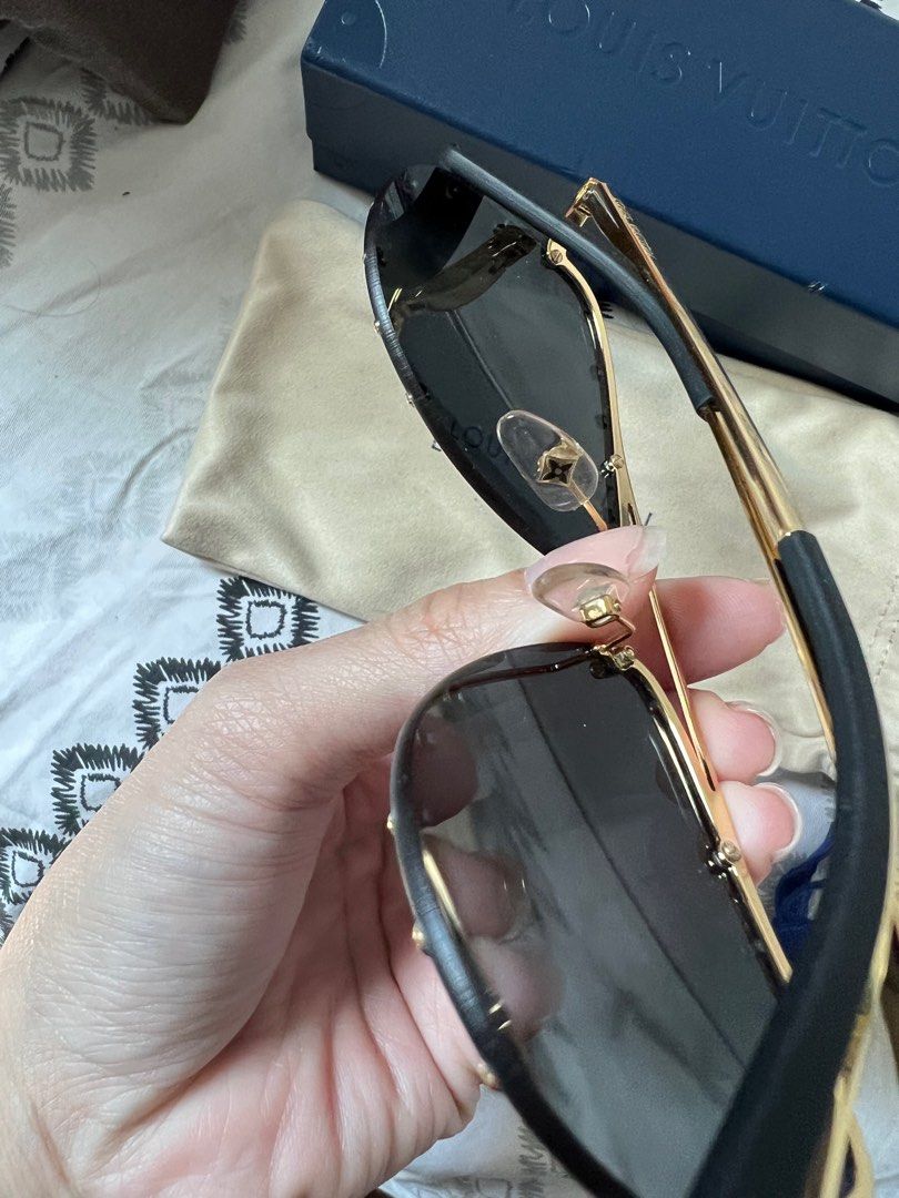 Foot Ideals Ph - On hand!!! LV clear party sunglasses Size: E 📌  Disclaimer: Footideals is not affiliated with any of the brand names posted  in this account. All rights and registered