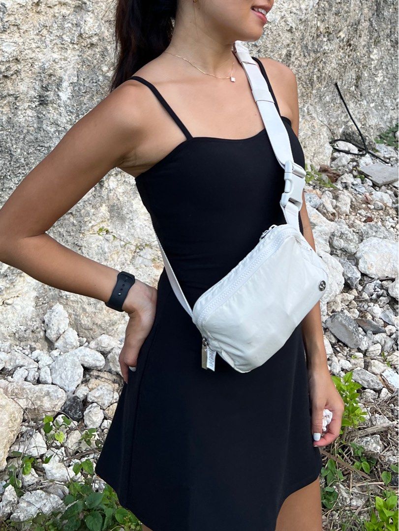 White hotsell hip bag