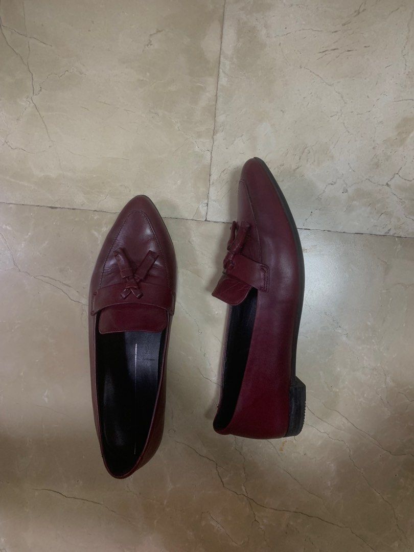 Maroon Court Shoes Women s Fashion Footwear Flats on Carousell