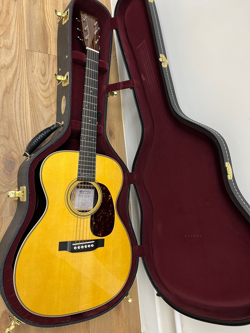 Martin 00028EC Acoustic guitar GIbson Les Paul standard ES 335