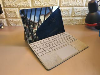 Microsoft Surface Go (Model 1824 128gb) Faulty