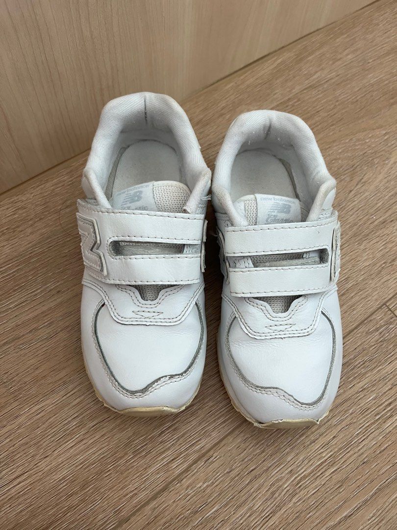 White velcro new balance store