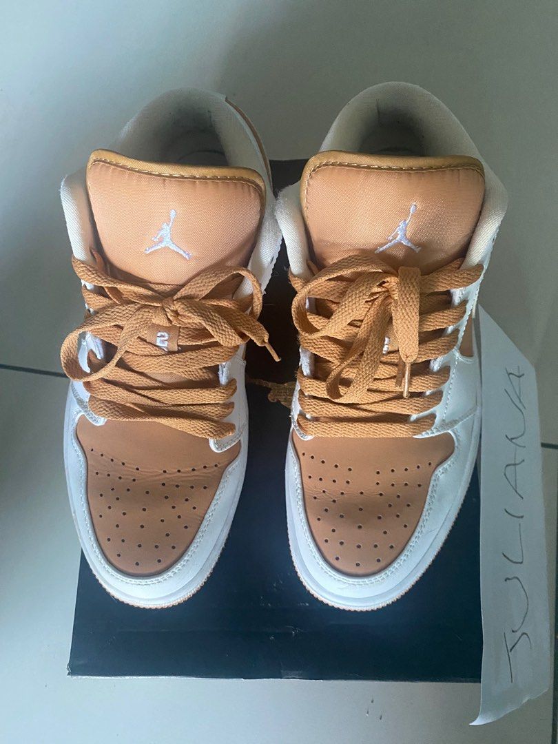 tan nike air jordan