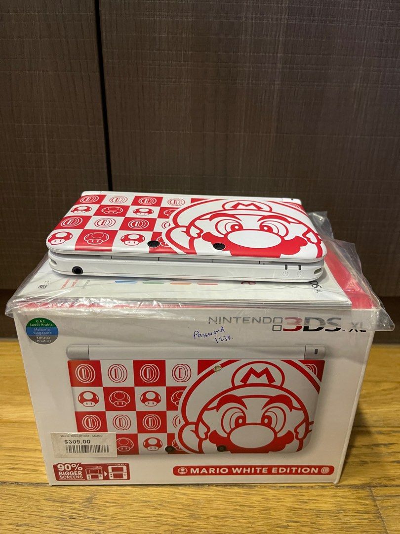 Nintendo 3DS XL Mario White Edition