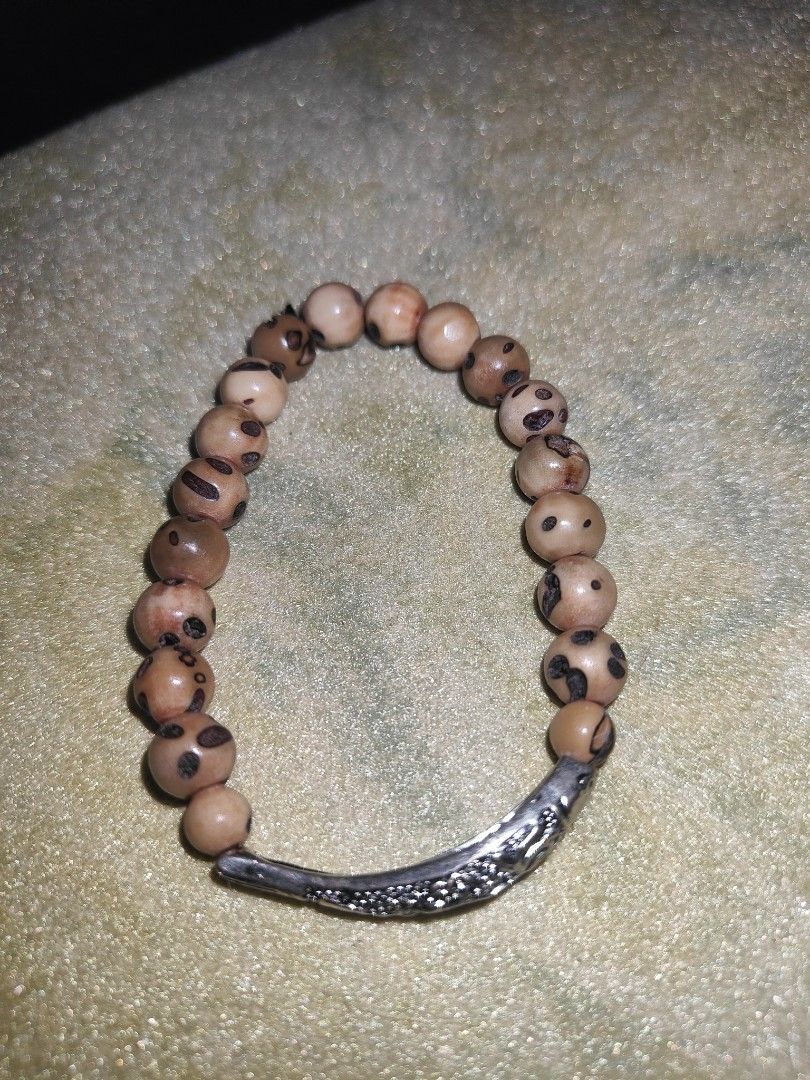 Oud solid (Category: Bracelets) located in Singapore. Submitted by wakjoe18 (Listing ID 1223258413, Image 2). Description: .