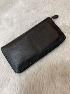 Prada Long Wallet
💯 Authentic 
In excellent condition
Made in Italy