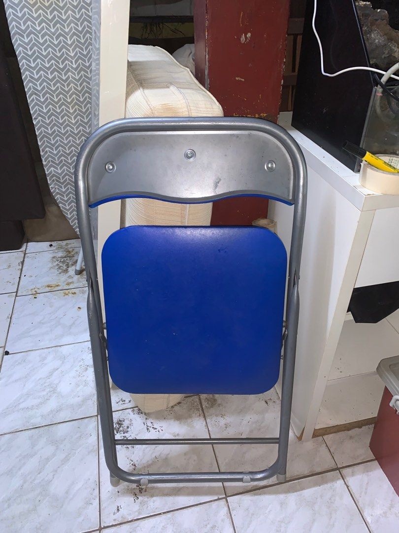 Used folding chairs for sale store