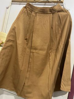 Rok Uniqlo coklat