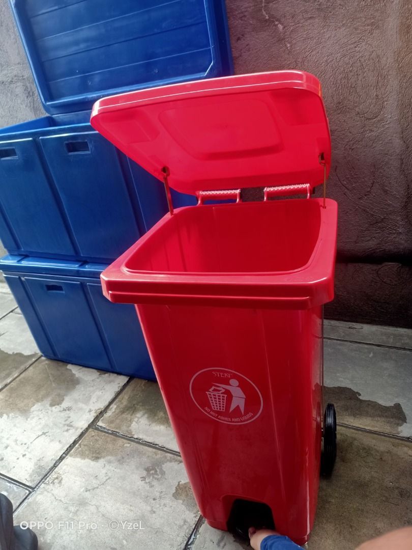 ROLLING BIN 120LITERS, Furniture & Home Living, Cleaning & Homecare