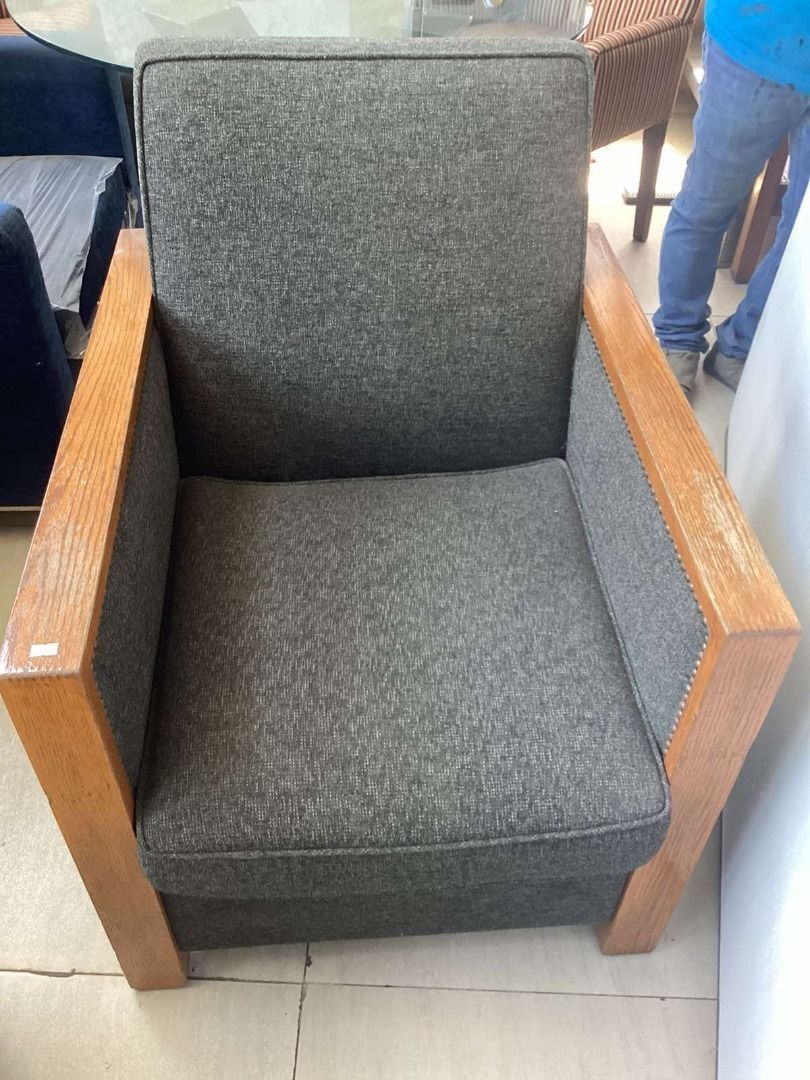 SINGLE SOFA on Carousell