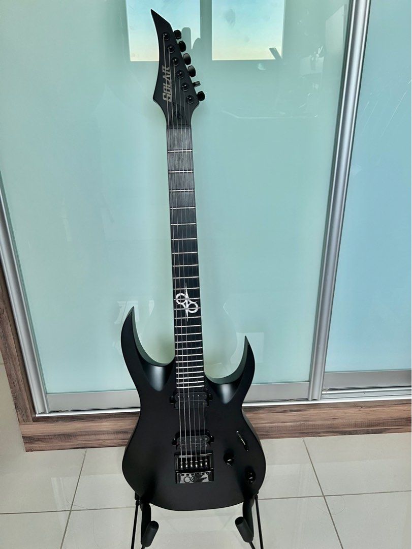 SOLAR A1.6C Electric Guitar - Carbon Black Matte, Evertune