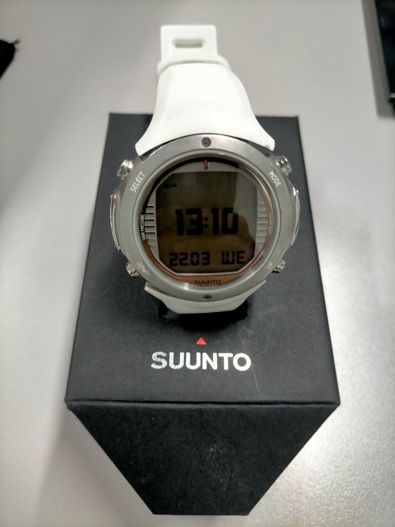 Suunto d6i deals white
