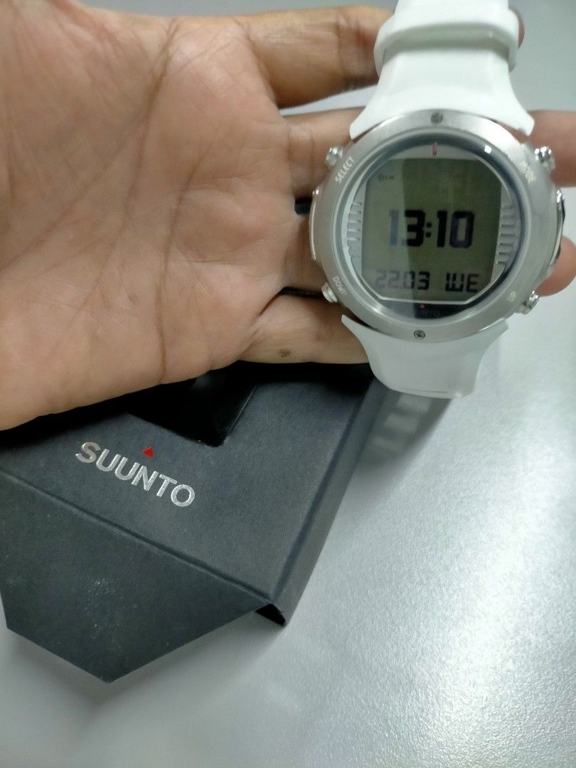 Suunto d6i deals white