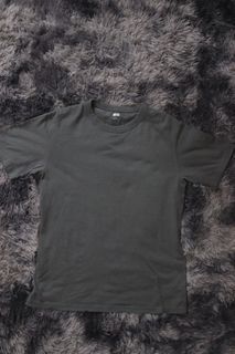 Uniqlo U 石灰色 素T