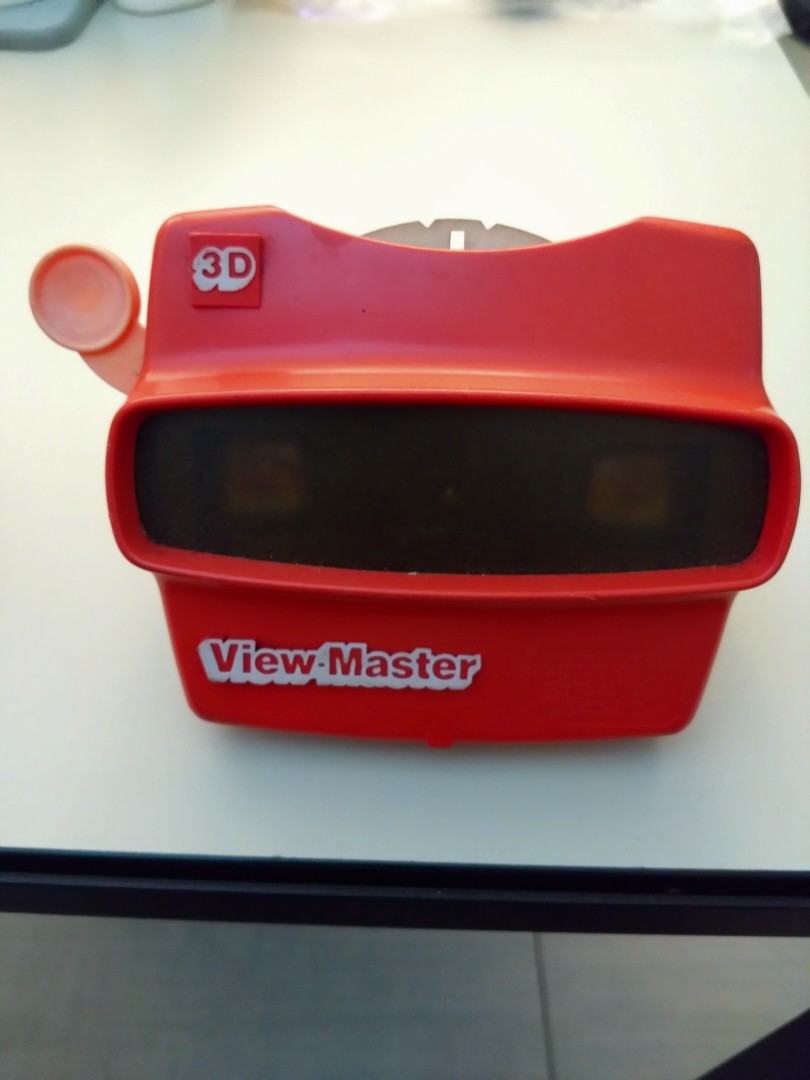 View master from 1970 with Sharks Reel, Hobbies & Toys, Memorabilia &  Collectibles, Vintage Collectibles on Carousell